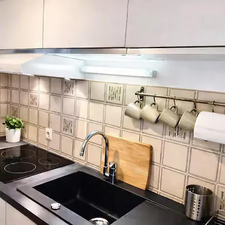 1 Min To Sea, Parking, Ac, Terrace, 15 Min Monaco *