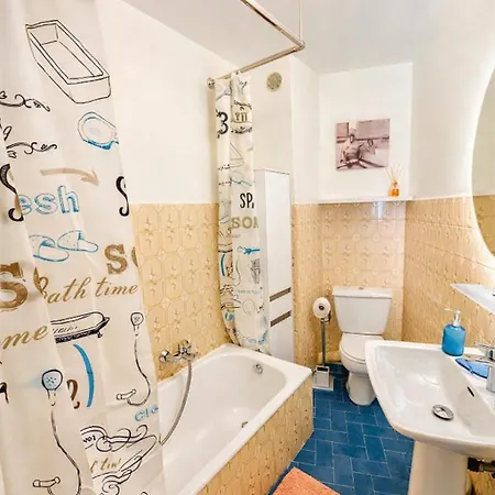 1 Min To Sea, Parking, Ac, Terrace, 15 Min Monaco *